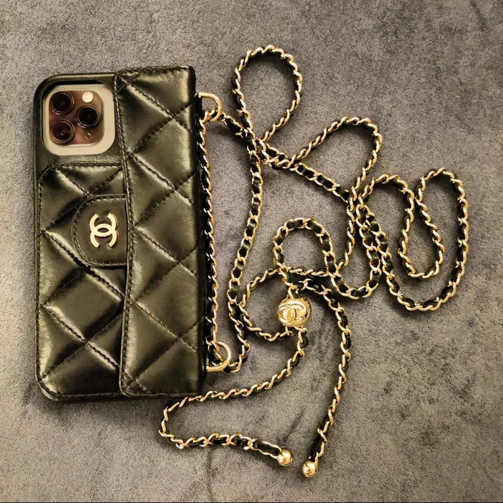 ⭐ CHANEL Quilted Leather Phone Bag on Chain – 2021 Collection – Full Set